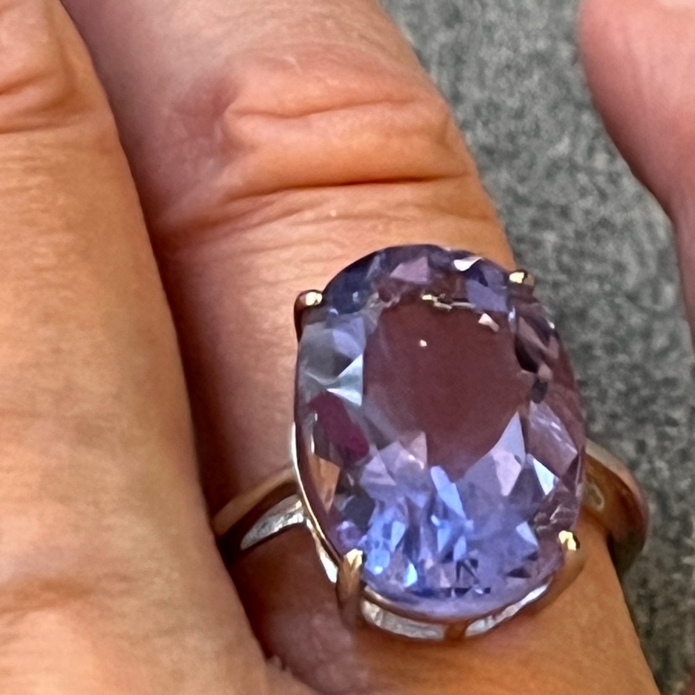 16ctw huge Clear Oval Color-Change Purple Fluorite gemstone. BRAND NEW!